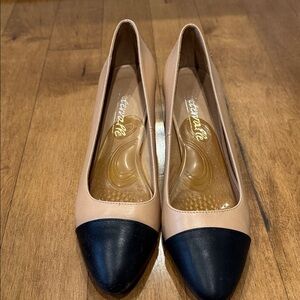 L’Intervalle Cap Toe Pumps